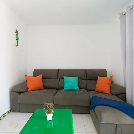 Homeforguest Bungalow Vista Golf Con Terraza Y Piscina Дом отдыха